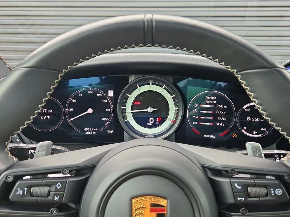 2022 Porsche 992 Carrera 4S - Image 11 of 31