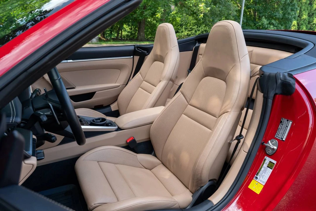 2022 Porsche 992 Carrera 4S - Image 5 of 5