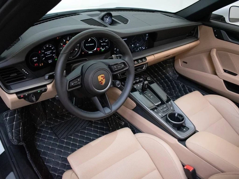 2022 Porsche 992 Carrera 4S - Image 4 of 5