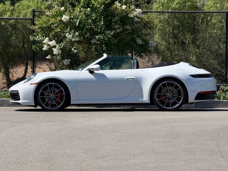 2022 Porsche 992 Carrera 4S - Image 2 of 5