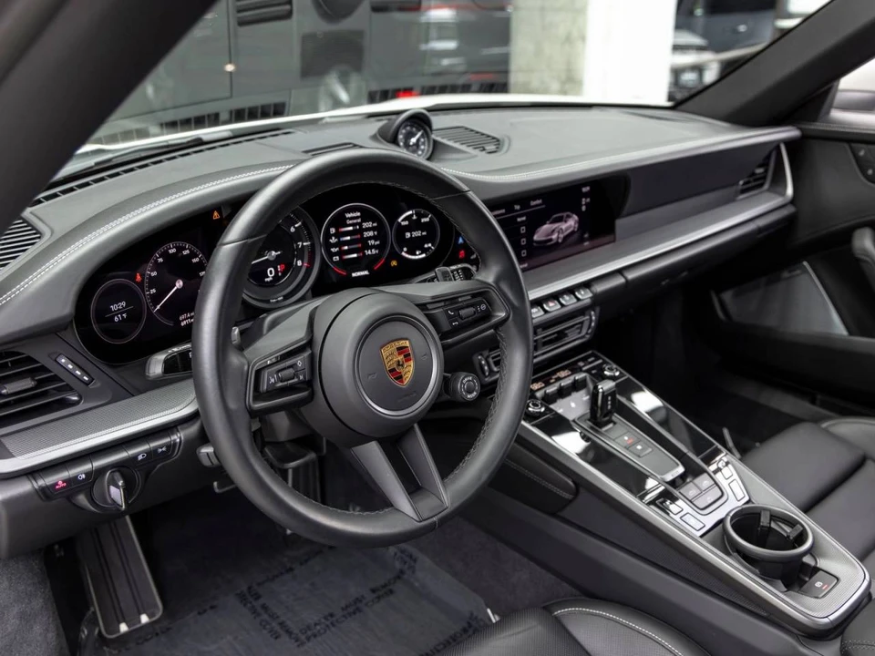 2022 Porsche 992 Carrera 4S - Image 4 of 5