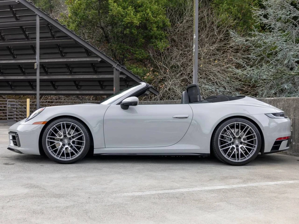 2022 Porsche 992 Carrera 4S - Image 2 of 5