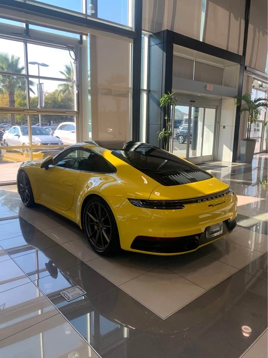 2022 Porsche 992 Carrera 4S - Image 5 of 9