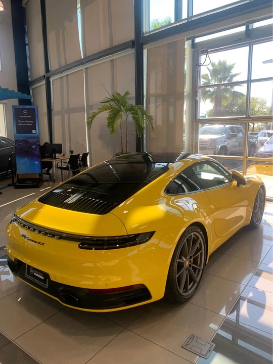 2022 Porsche 992 Carrera 4S - Image 6 of 9