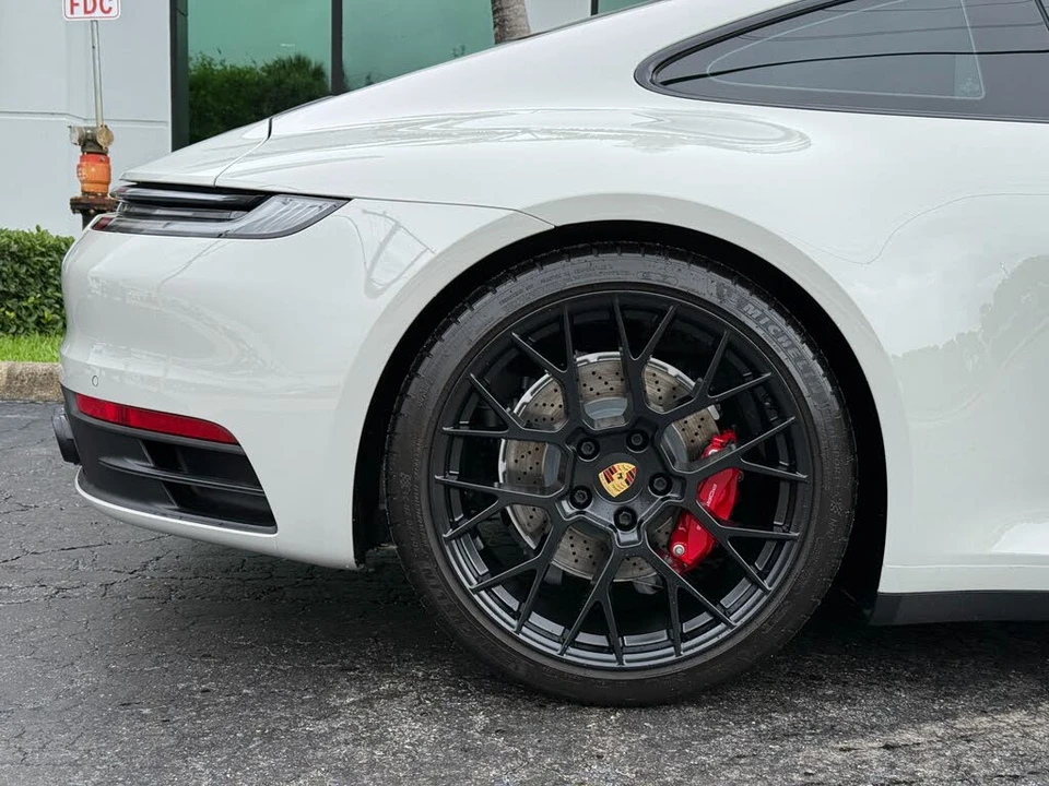 2022 Porsche 992 Carrera 4S - Image 4 of 31