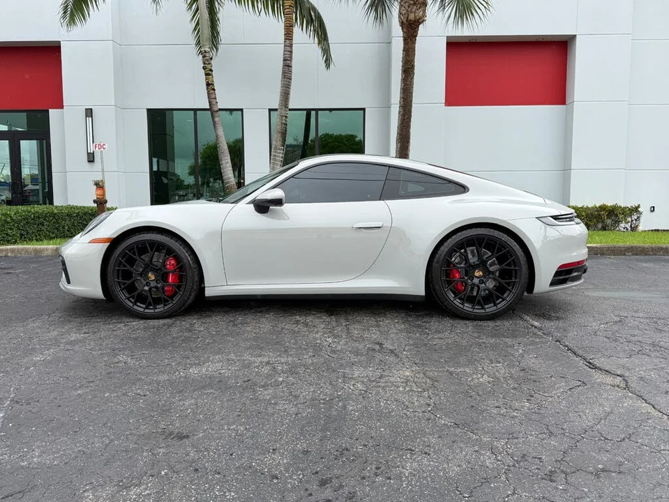 2022 Porsche 992 Carrera 4S - Image 9 of 31