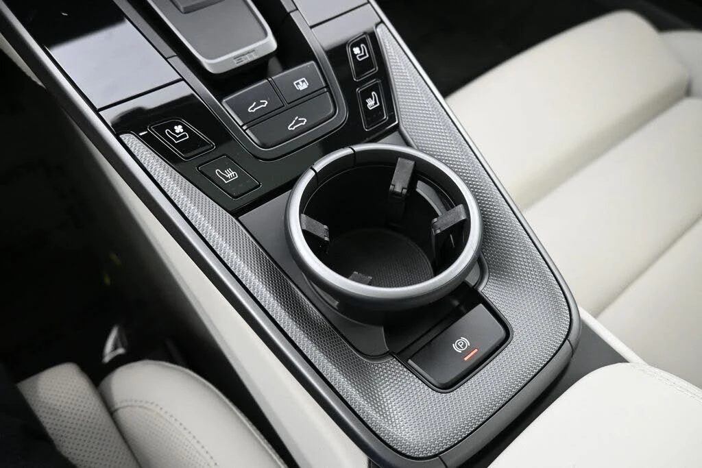 2022 Porsche 992 Carrera 4S - Image 19 of 31
