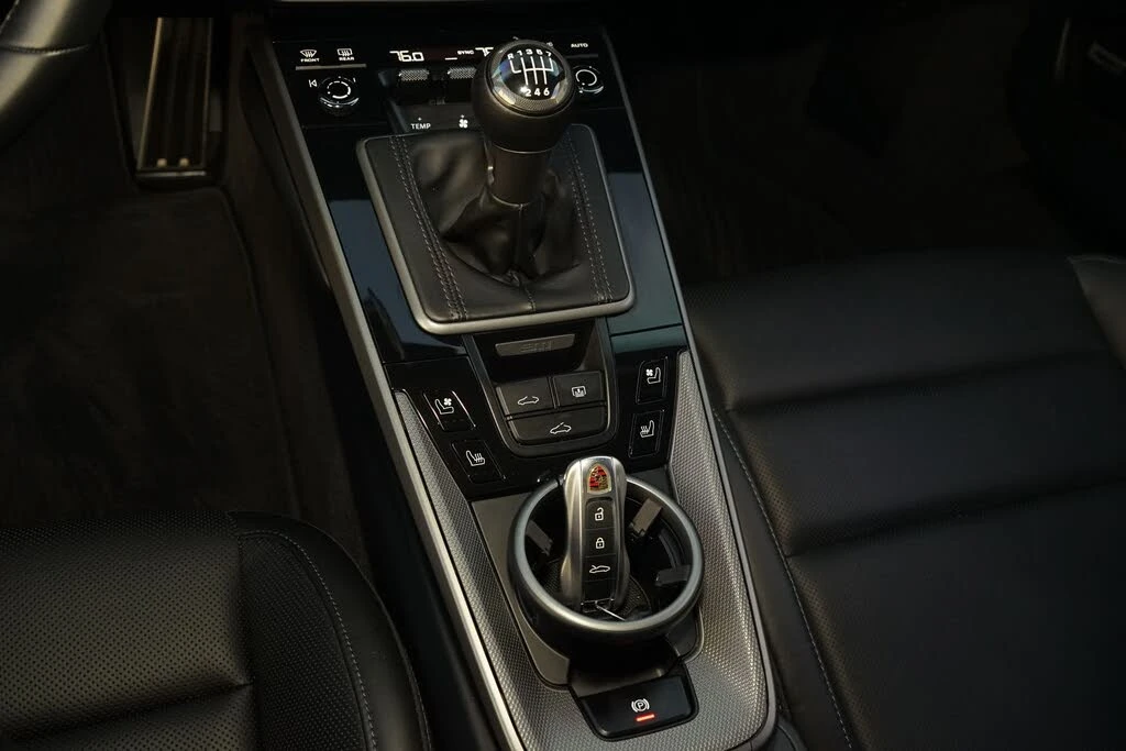 2022 Porsche 992 Carrera 4S - Image 19 of 31