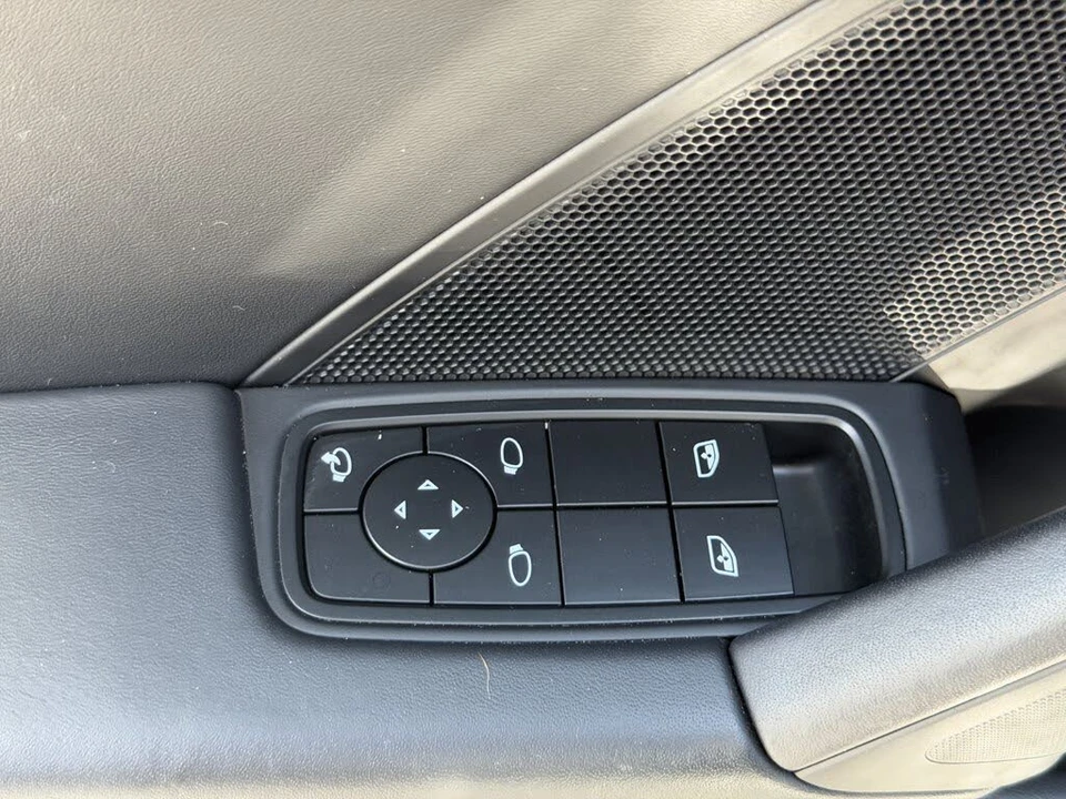 2022 Porsche 992 Carrera 4S - Image 21 of 31