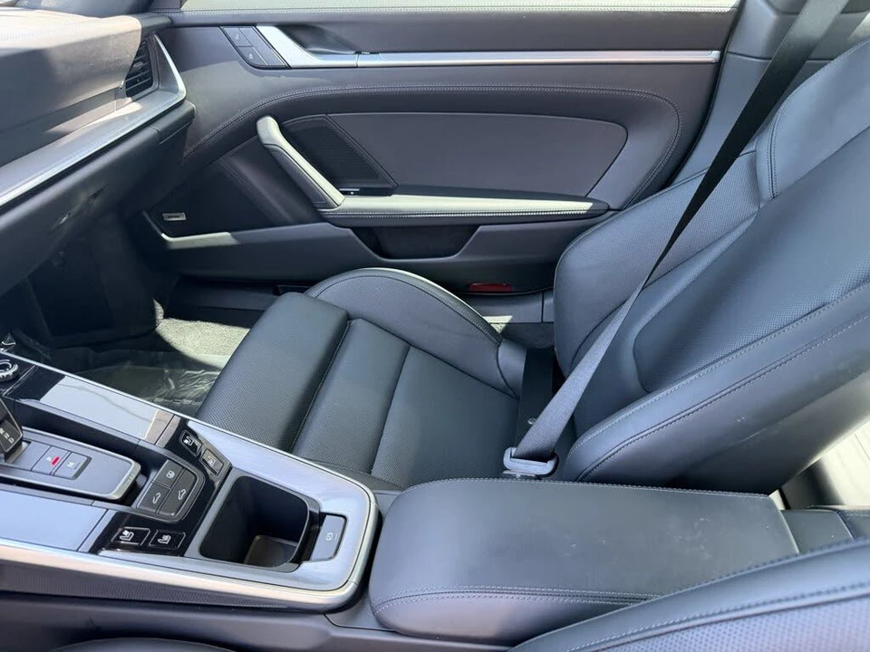 2022 Porsche 992 Carrera 4S - Image 17 of 31