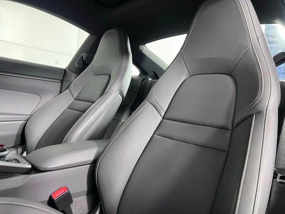 2022 Porsche 992 Carrera 4S - Image 5 of 6
