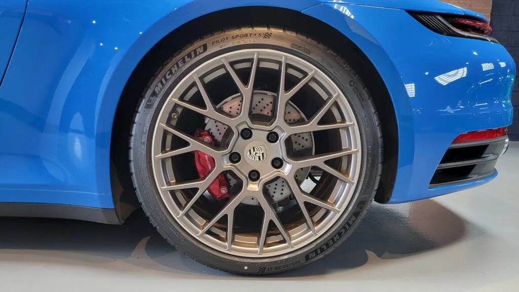 2022 Porsche 992 Carrera 4S - Image 16 of 17