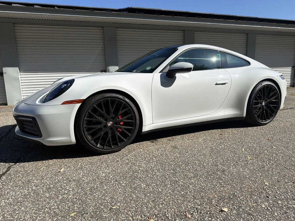 2022 Porsche 992 Carrera 4S - Image 8 of 16
