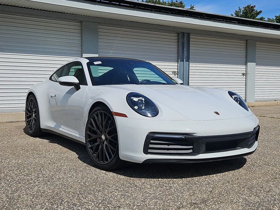 2022 Porsche 992 Carrera 4S - Image 9 of 31