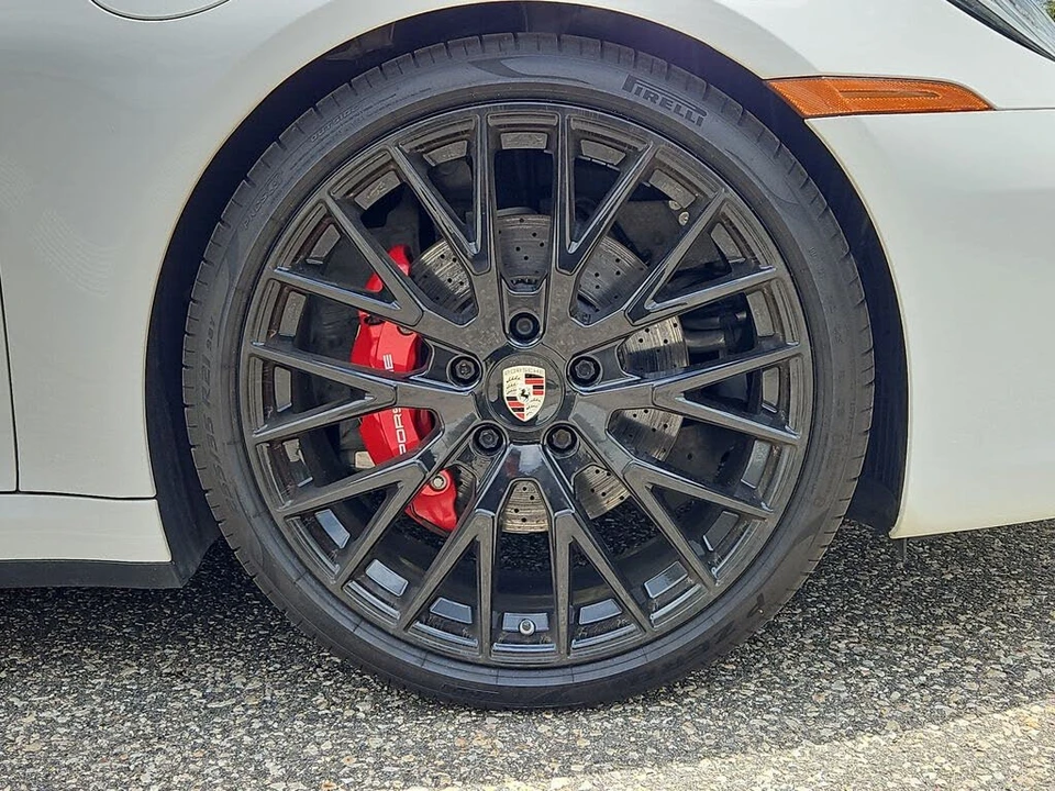 2022 Porsche 992 Carrera 4S - Image 11 of 30