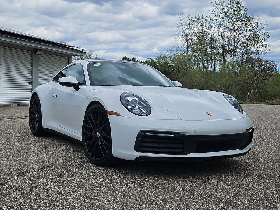 2022 Porsche 992 Carrera 4S - Image 9 of 30