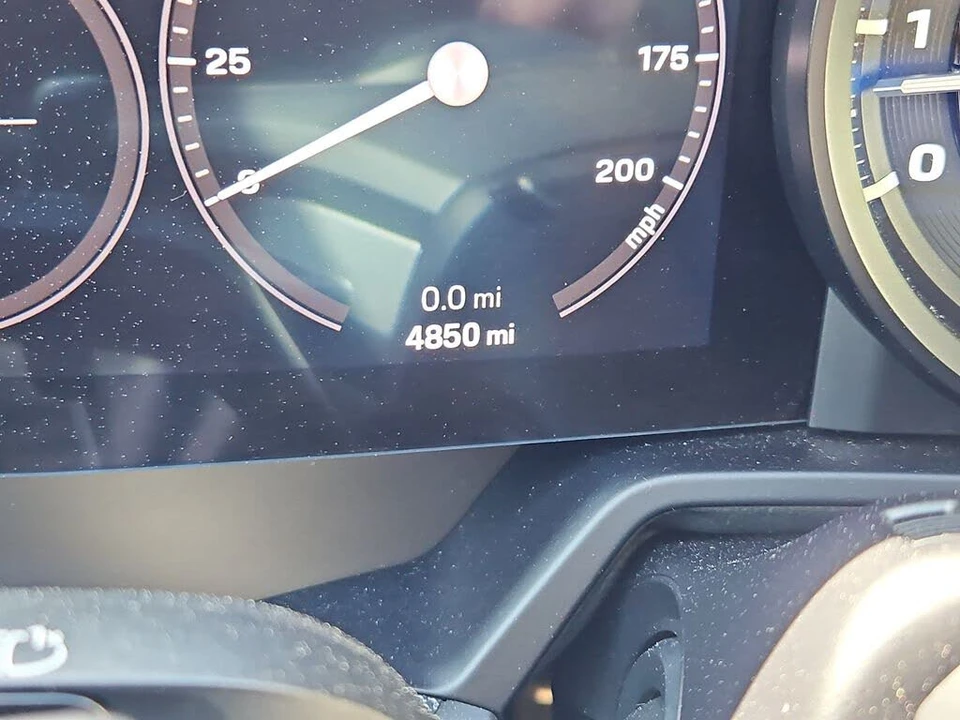 2022 Porsche 992 Carrera 4S - Image 13 of 31