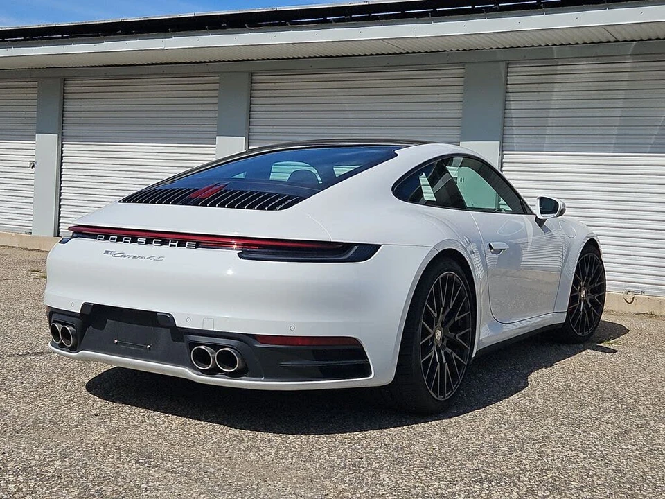 2022 Porsche 992 Carrera 4S - Image 7 of 31