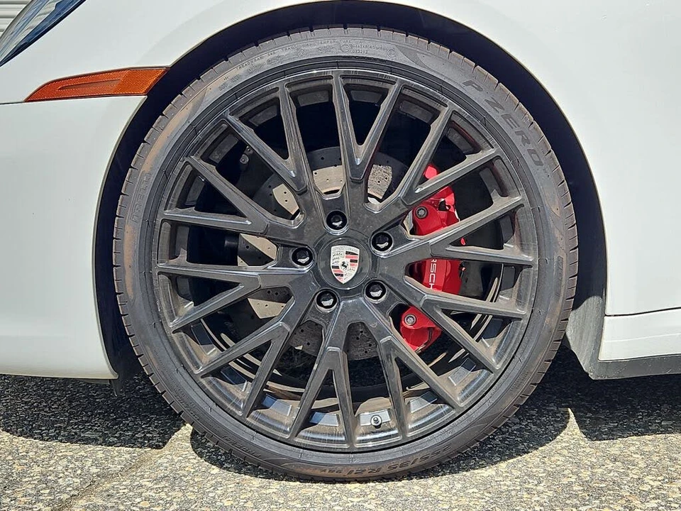 2022 Porsche 992 Carrera 4S - Image 11 of 31