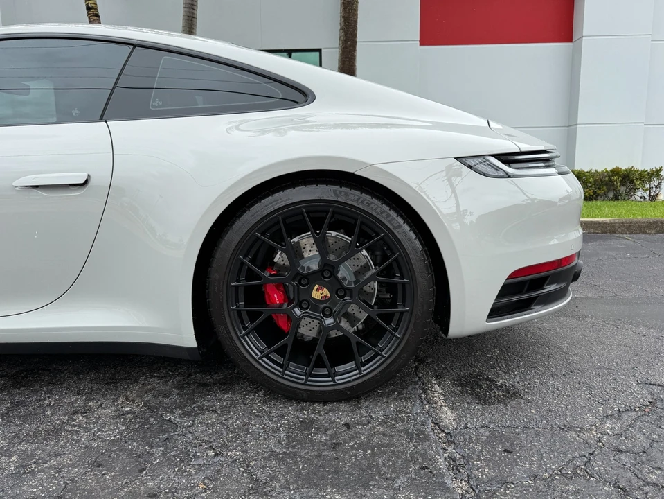 2022 Porsche 992 Carrera 4S - Image 10 of 31