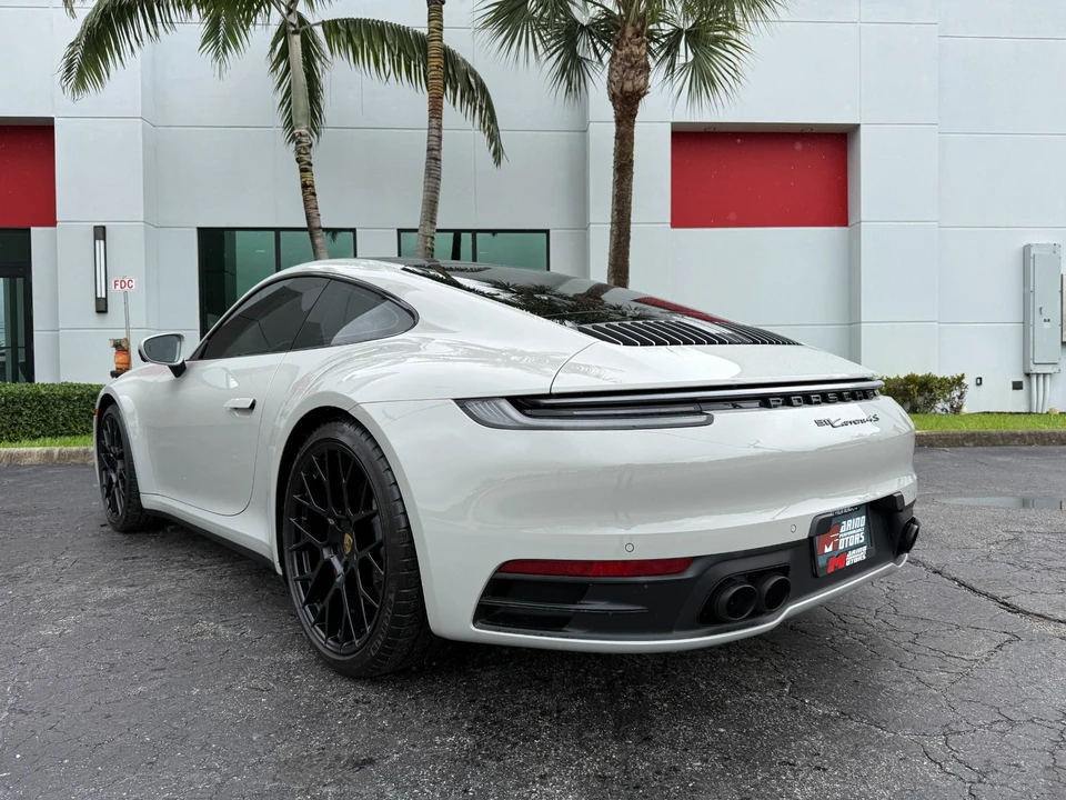 2022 Porsche 992 Carrera 4S - Image 13 of 31