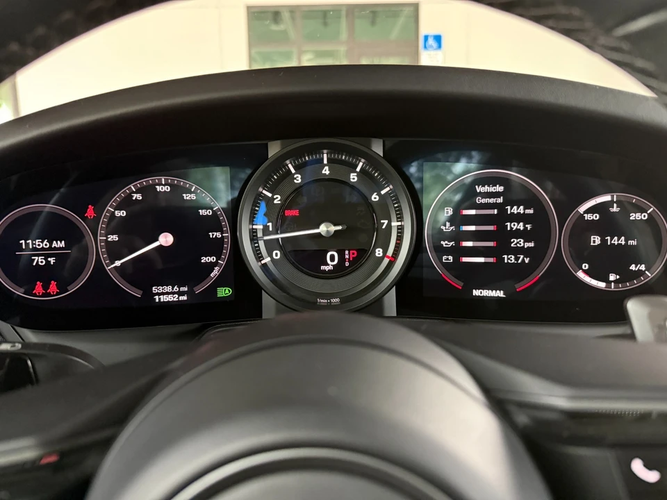 2022 Porsche 992 Carrera 4S - Image 17 of 31