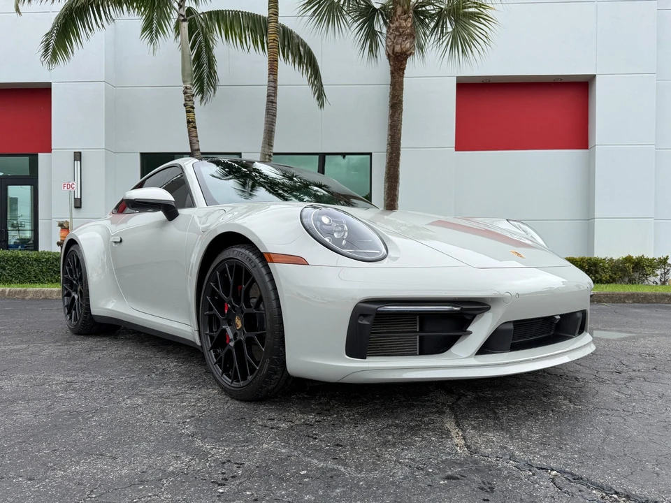 2022 Porsche 992 Carrera 4S - Image 6 of 31