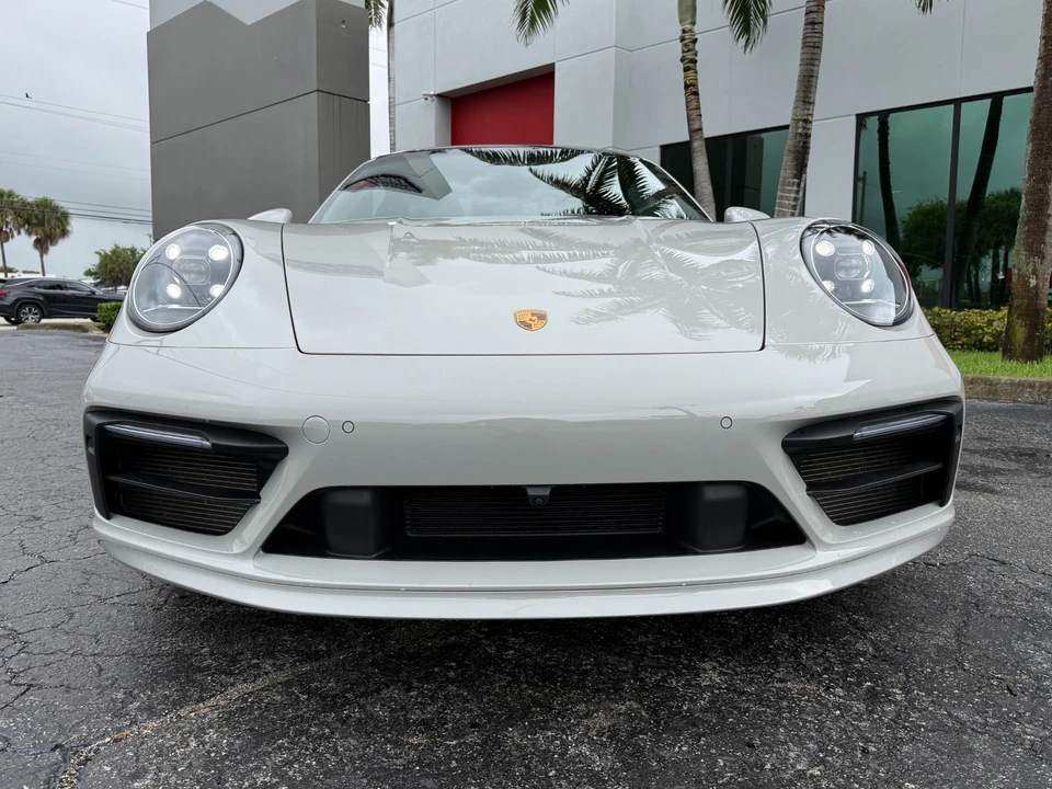 2022 Porsche 992 Carrera 4S - Image 8 of 31