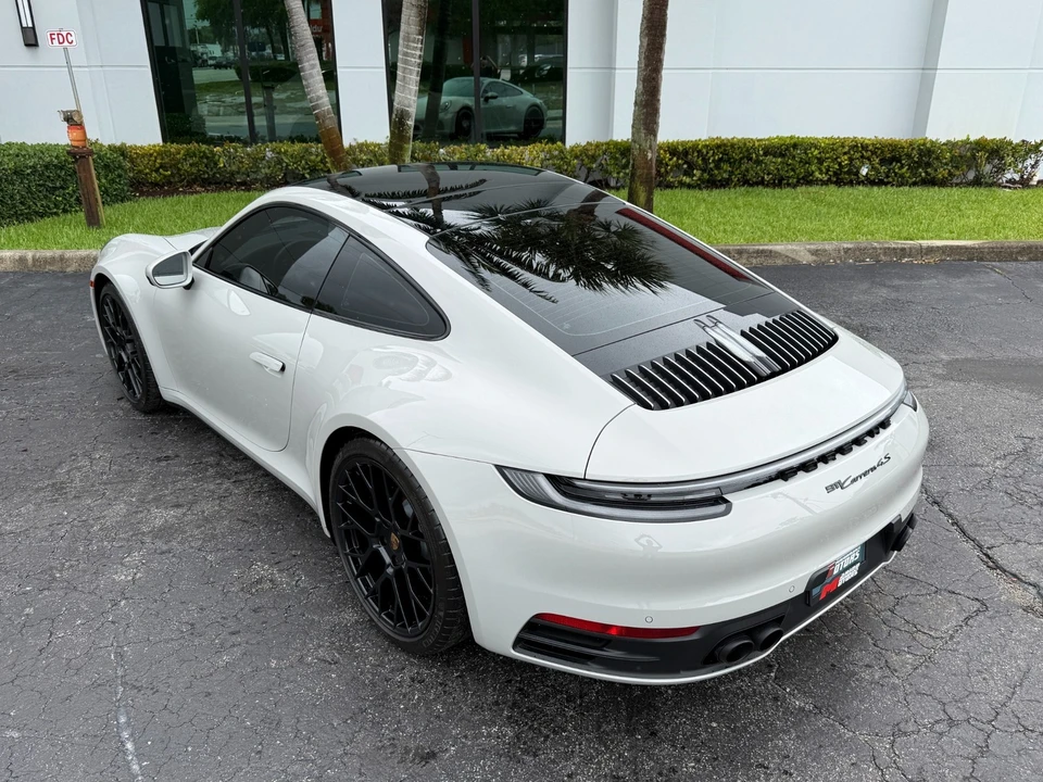 2022 Porsche 992 Carrera 4S - Image 12 of 31