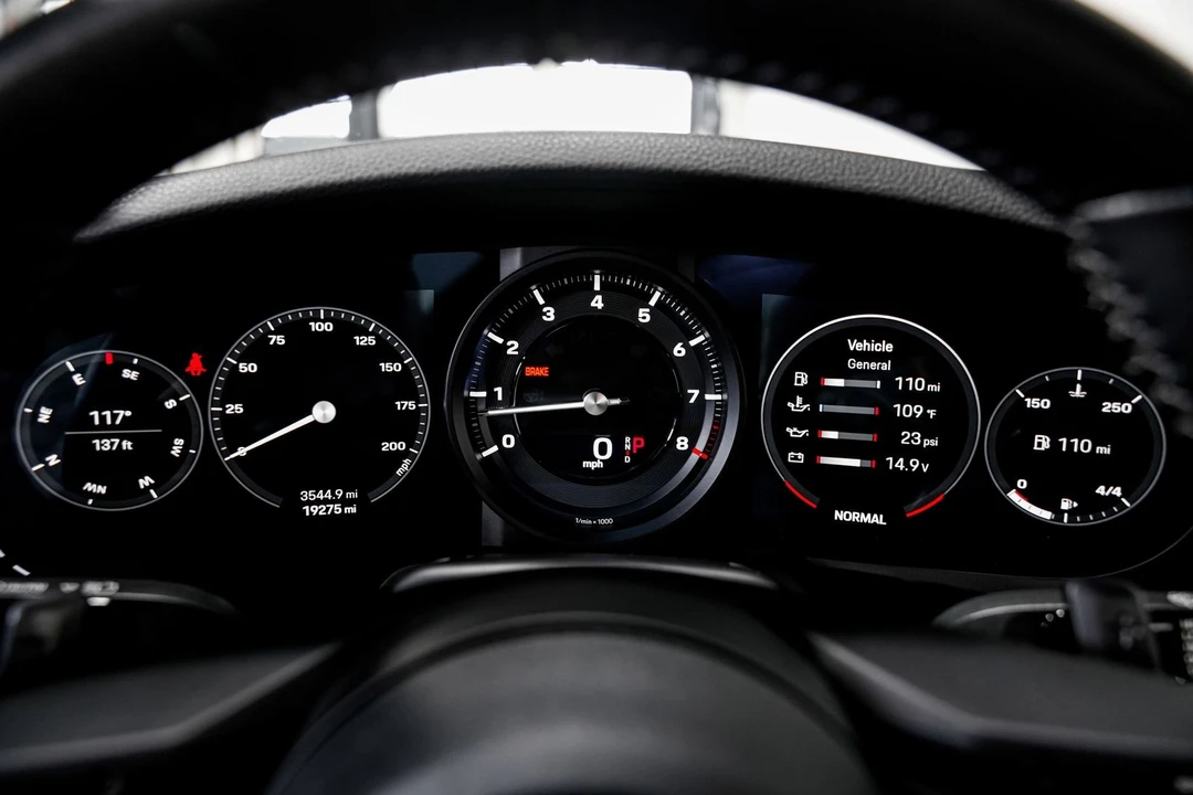 2022 Porsche 992 Carrera 4S - Image 11 of 31