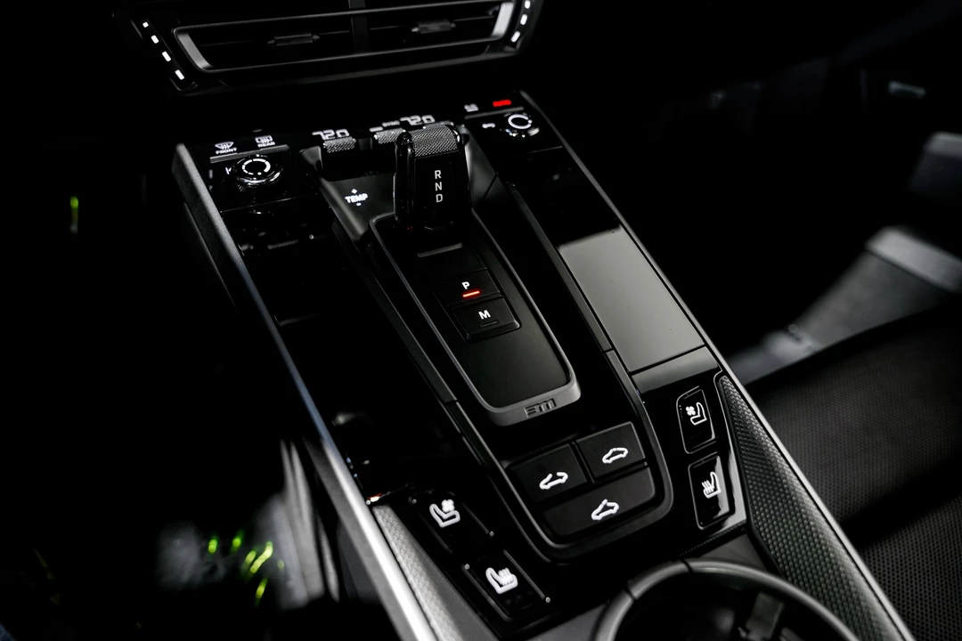 2022 Porsche 992 Carrera 4S - Image 16 of 21