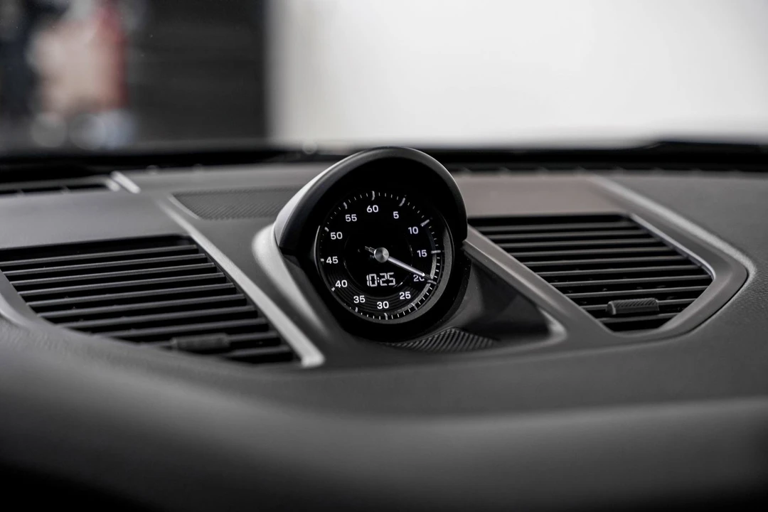 2022 Porsche 992 Carrera 4S - Image 12 of 31