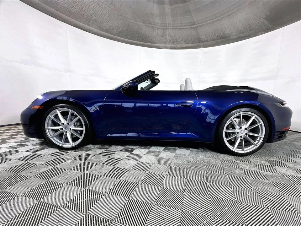2022 Porsche 992 Carrera - Image 2 of 5