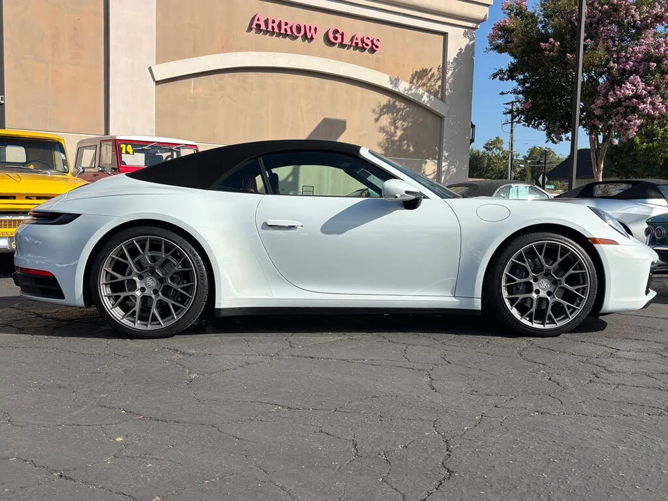 2022 Porsche 992 Carrera - Image 29 of 31