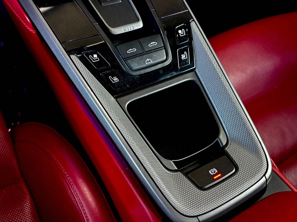2022 Porsche 992 Carrera - Image 12 of 31