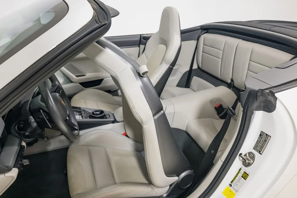 2022 Porsche 992 Carrera - Image 26 of 31