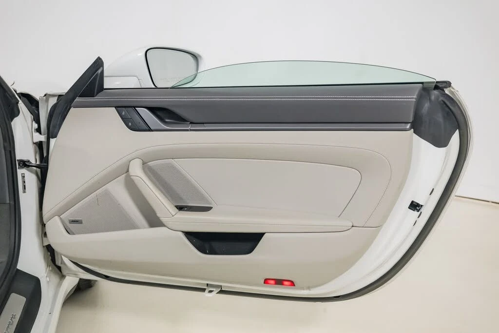 2022 Porsche 992 Carrera - Image 28 of 31