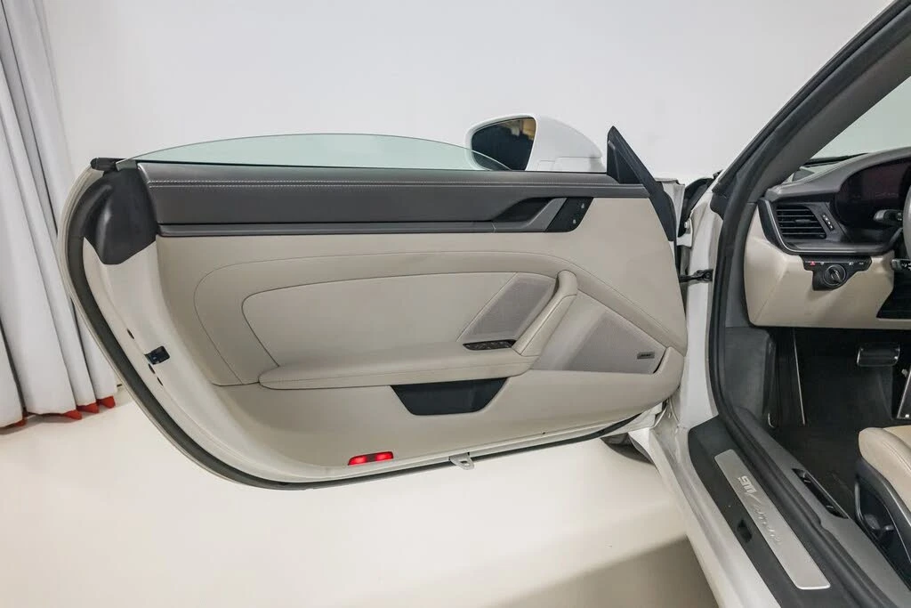 2022 Porsche 992 Carrera - Image 21 of 31