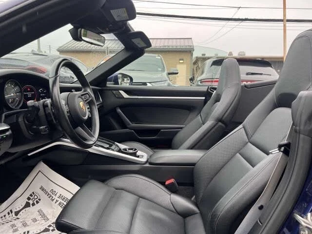 2022 Porsche 992 Carrera - Image 17 of 31