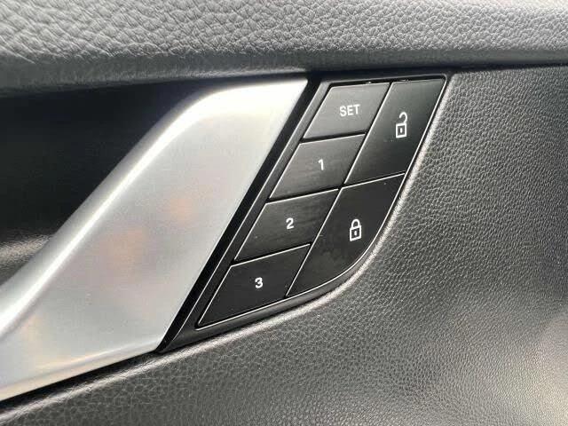 2022 Porsche 992 Carrera - Image 15 of 31