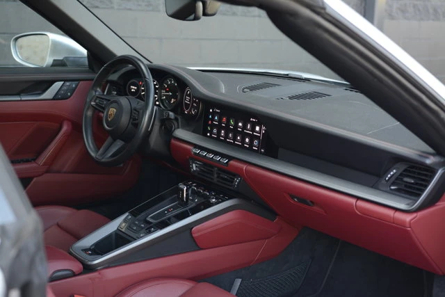 2022 Porsche 992 Carrera - Image 26 of 31