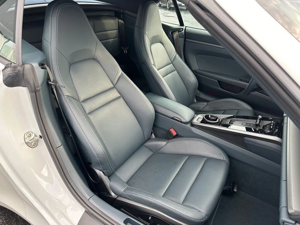 2022 Porsche 992 Carrera - Image 15 of 18