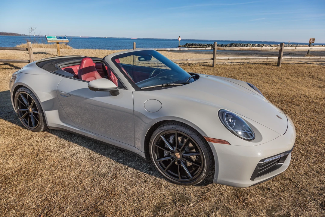 2022 Porsche 992 Carrera - Image 11 of 31