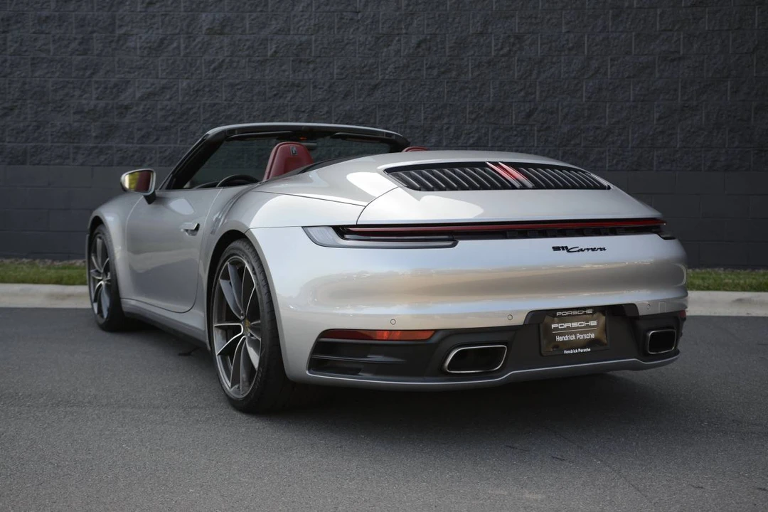 2022 Porsche 992 Carrera - Image 3 of 4