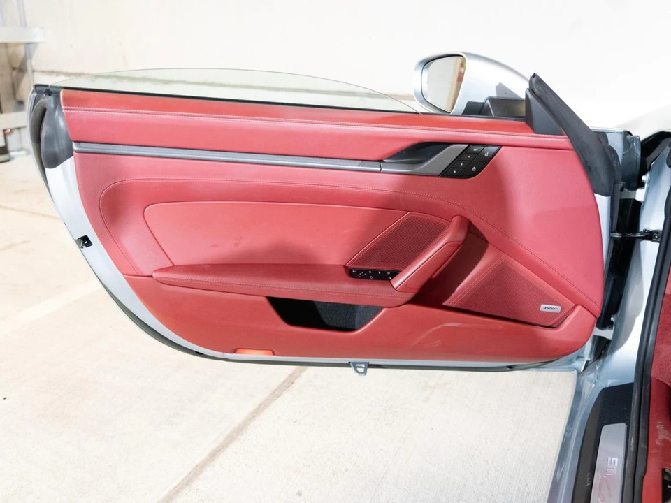 2022 Porsche 911 - Image 17 of 24