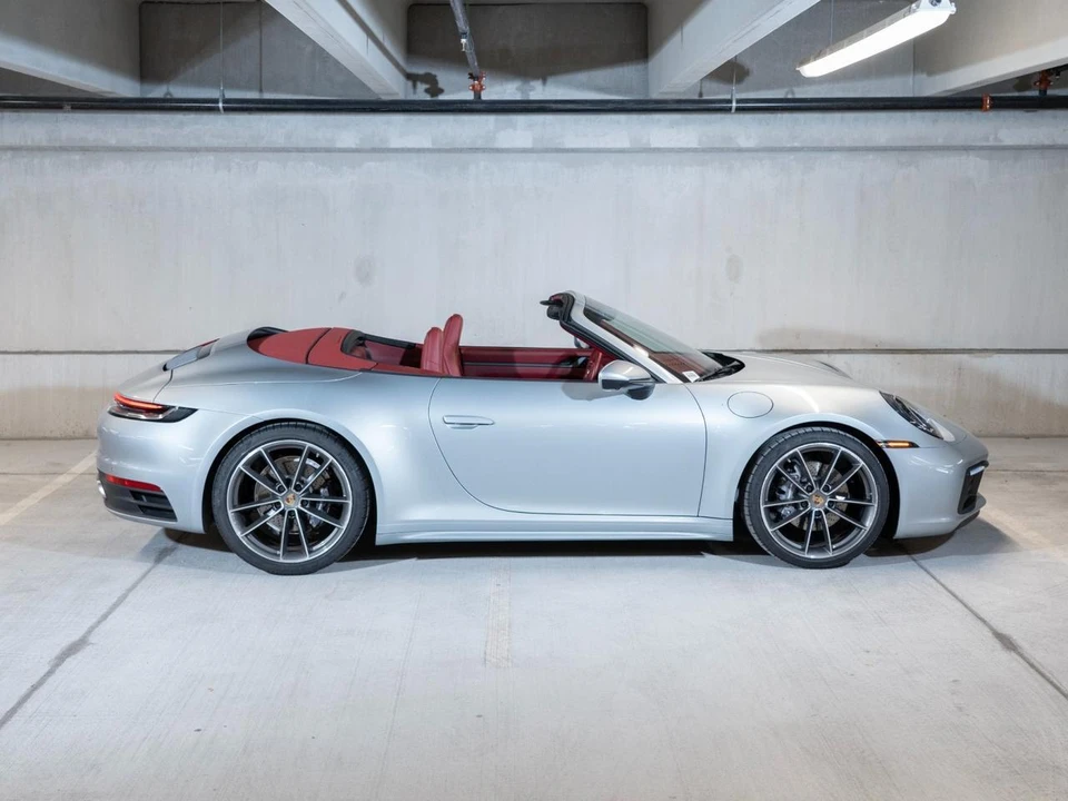 2022 Porsche 911 - Image 9 of 24