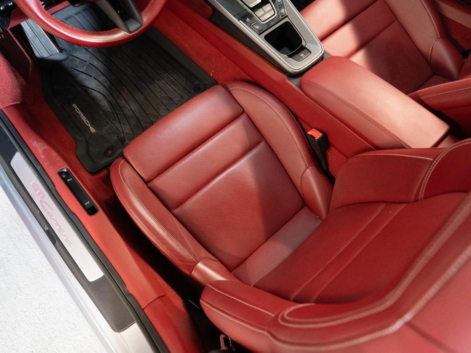 2022 Porsche 911 - Image 15 of 24