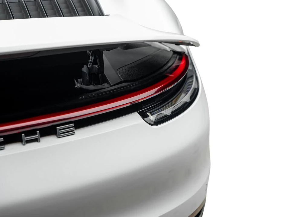 2022 Porsche 992 Carrera - Image 13 of 31