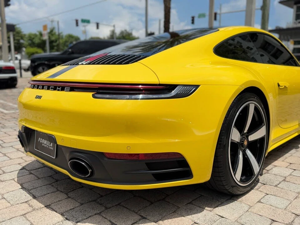 2022 Porsche 992 Carrera - Image 10 of 31
