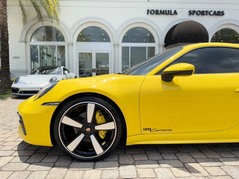 2022 Porsche 992 Carrera - Image 17 of 31